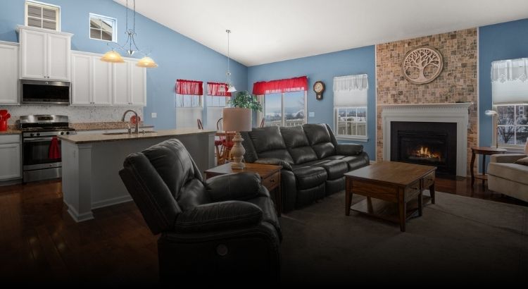 Photo of the family room at 3808 Ridge Pointe Dr in Geneva, Illinois